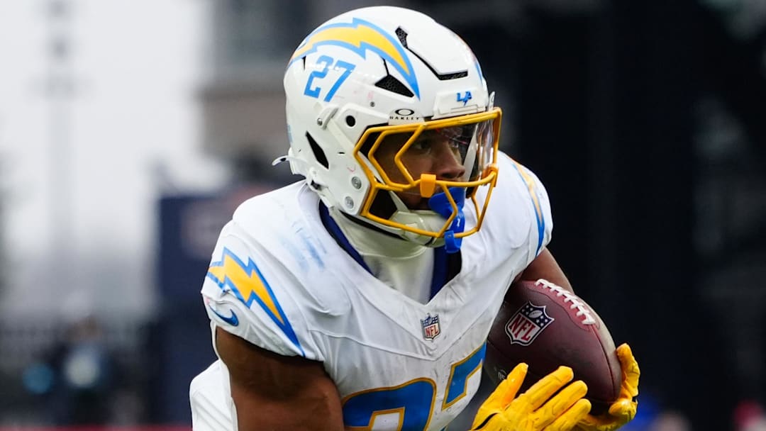 Los Angeles Chargers running back J.K. Dobbins rushes the ball during a game.