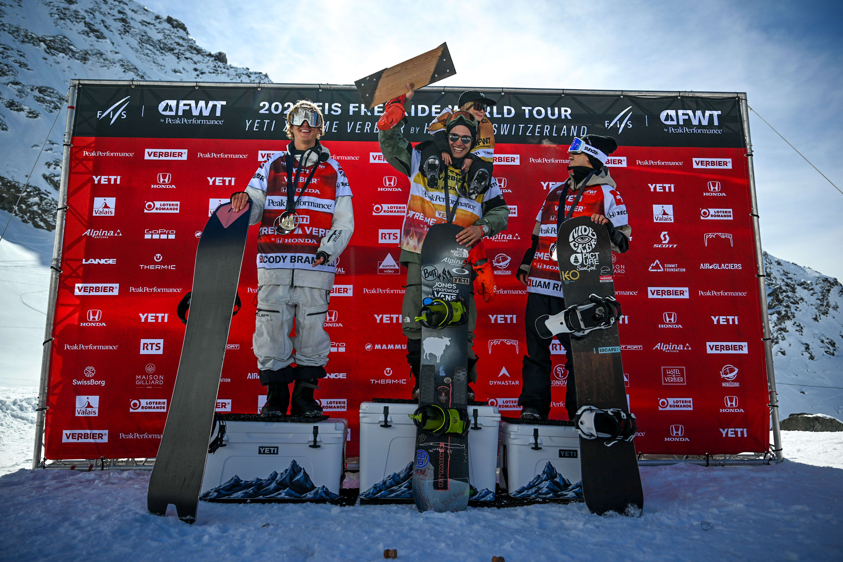 snowboard, Adventure on SI, Freeride World Tour, Victor de La Rue, Cody Bramwell, Liam Rivera